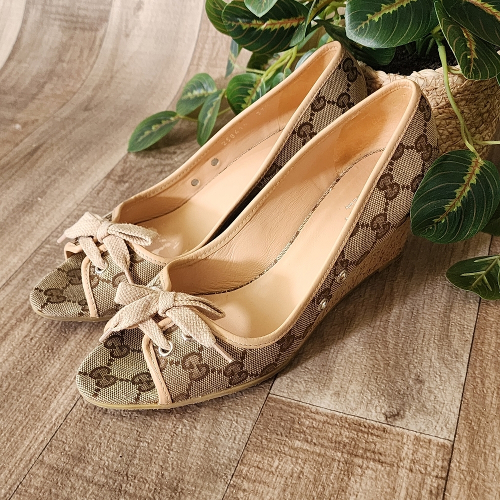 Gucci Monogram GG Canvas Cork Wedge Peep-Toe Heels w/Laces Size 37.5/7.5US